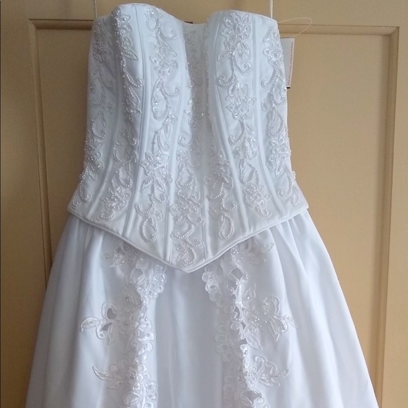 David's Bridal Dresses & Skirts - White Wedding Dress